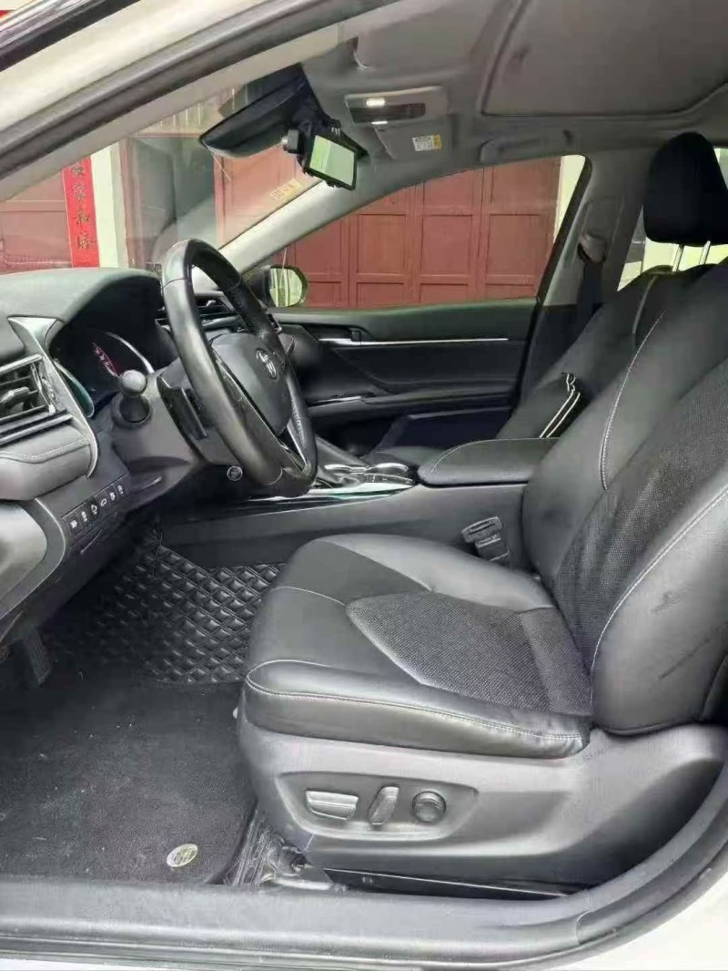 邵阳19年丰田凯美瑞4