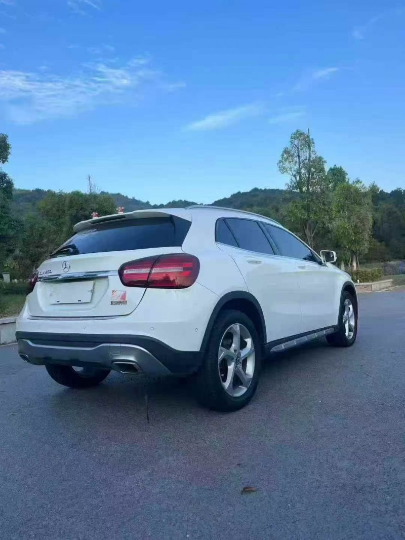 鹰潭19年奔驰GLA8