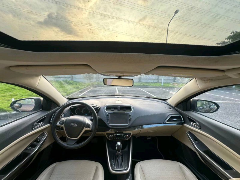 广州17年福特福睿斯9