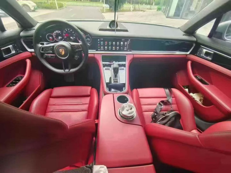 重庆24年保时捷帕拉梅拉4