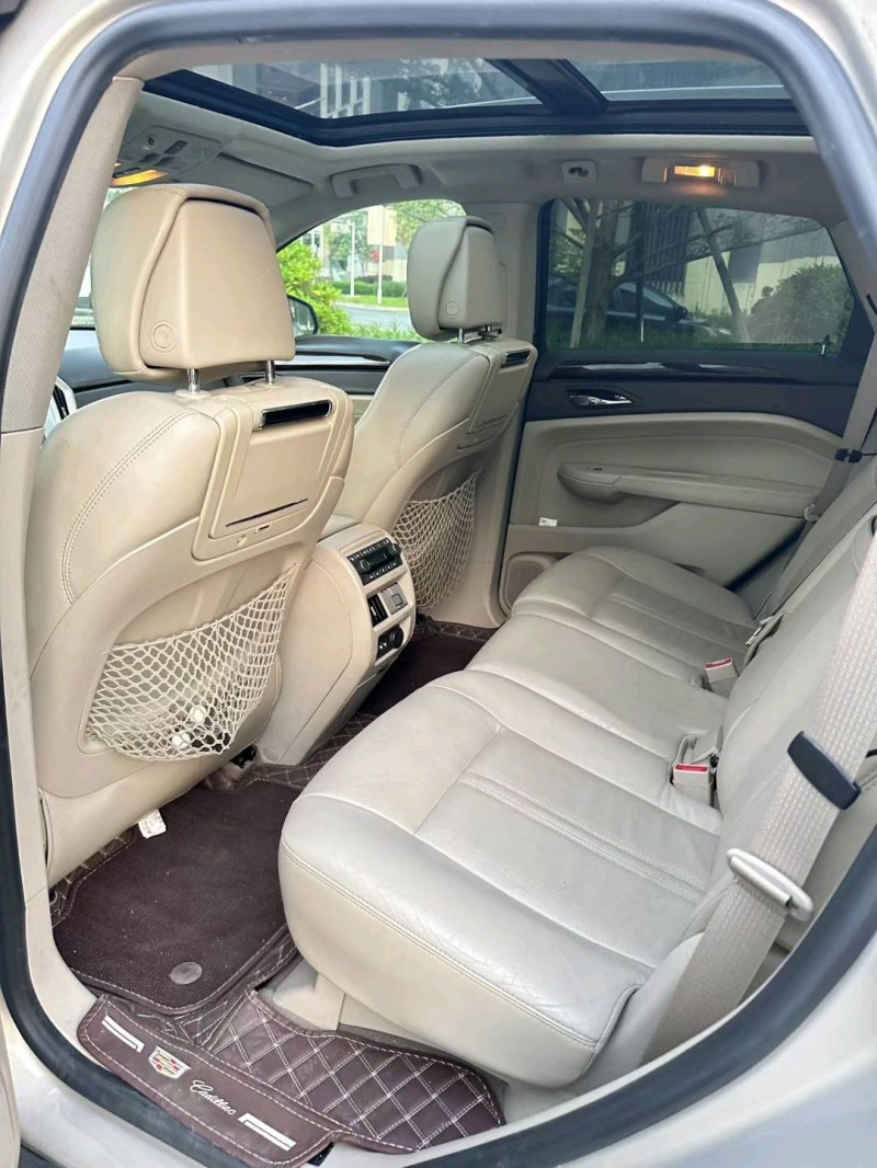 广州10年凯迪拉克SRX7