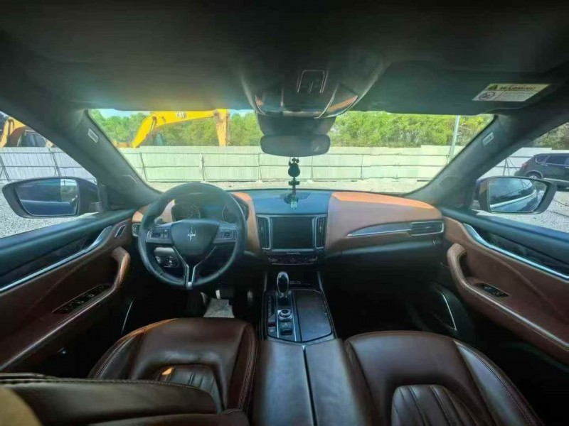 常德18年玛莎拉蒂Levante4