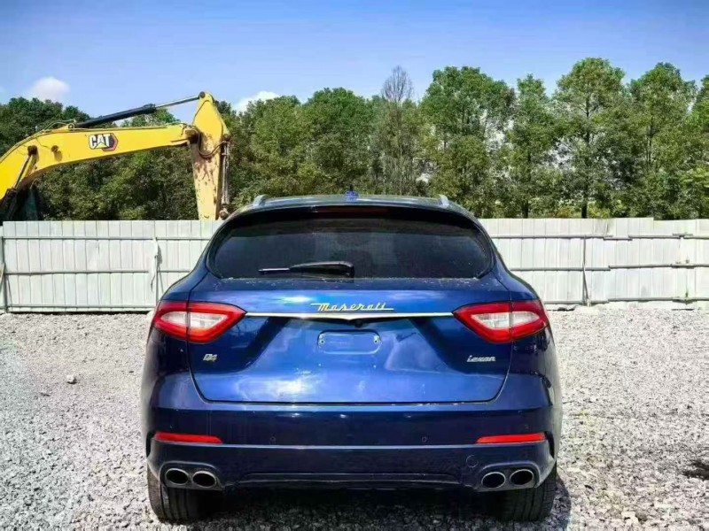 常德18年玛莎拉蒂Levante9