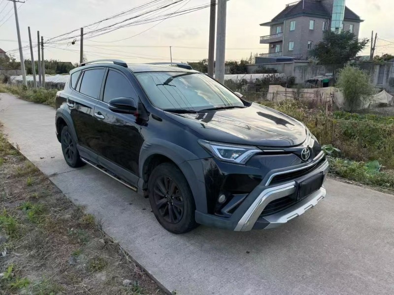 宁波19年丰田RAV43