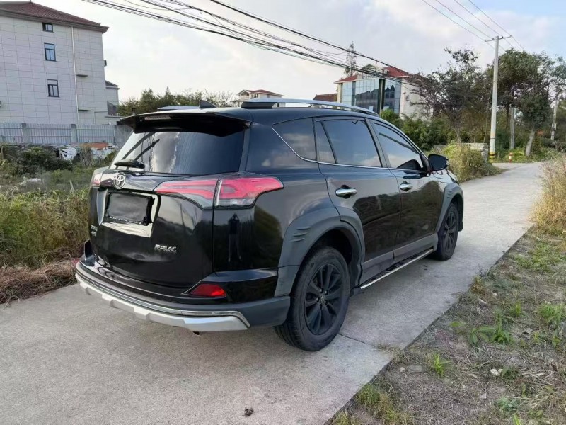 宁波19年丰田RAV47