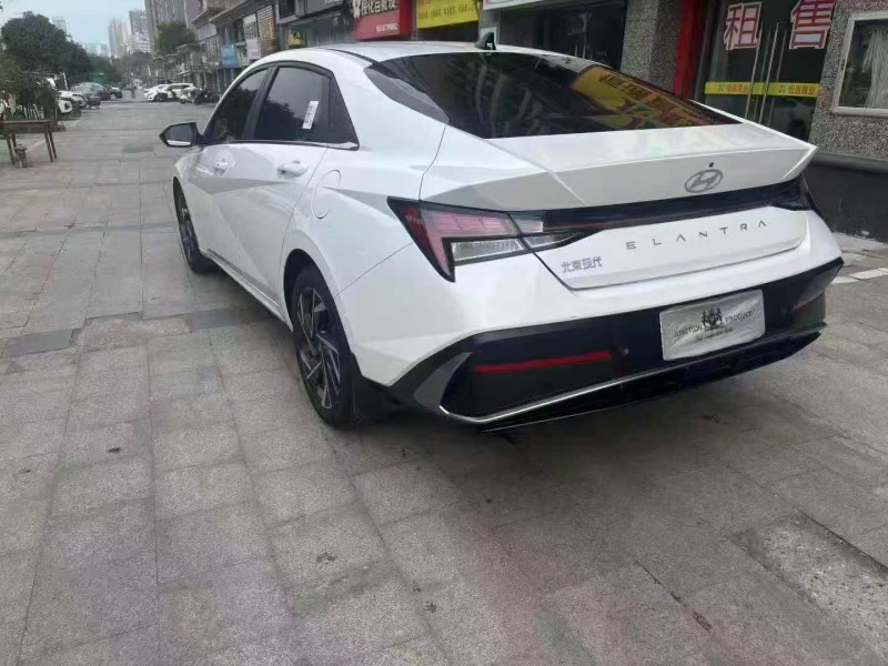 济宁25年现代伊兰特8