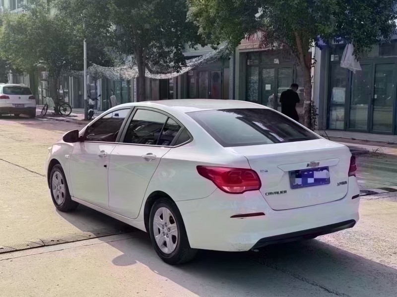 济宁19年雪佛兰科沃兹8