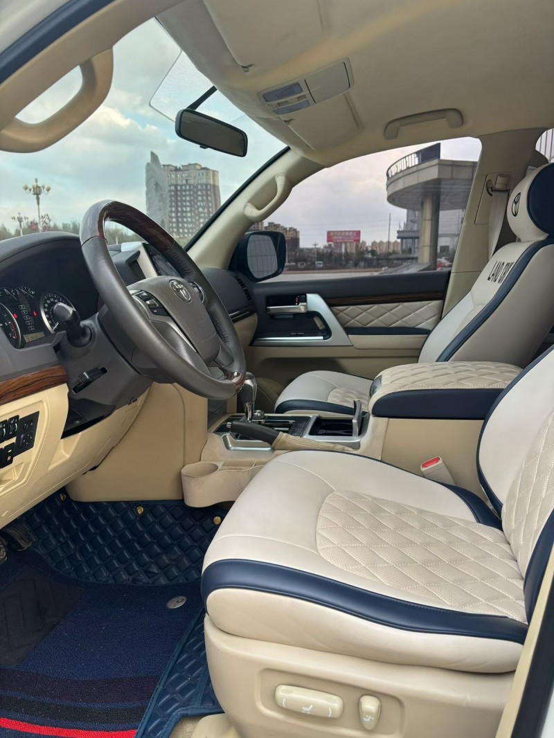 吉林17年丰田兰德酷路泽6