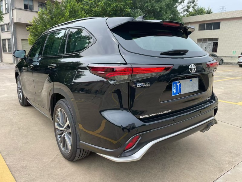 中山25年丰田皇冠5