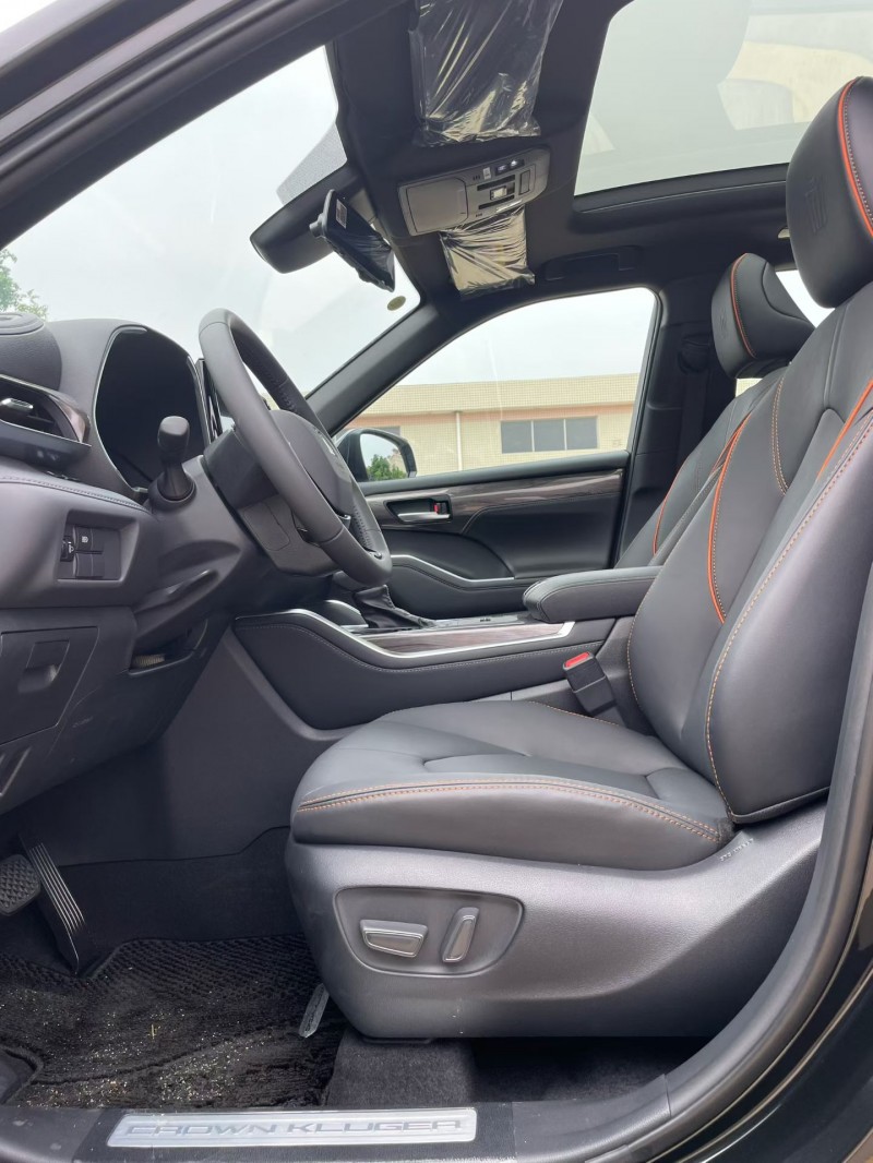 中山25年丰田皇冠8