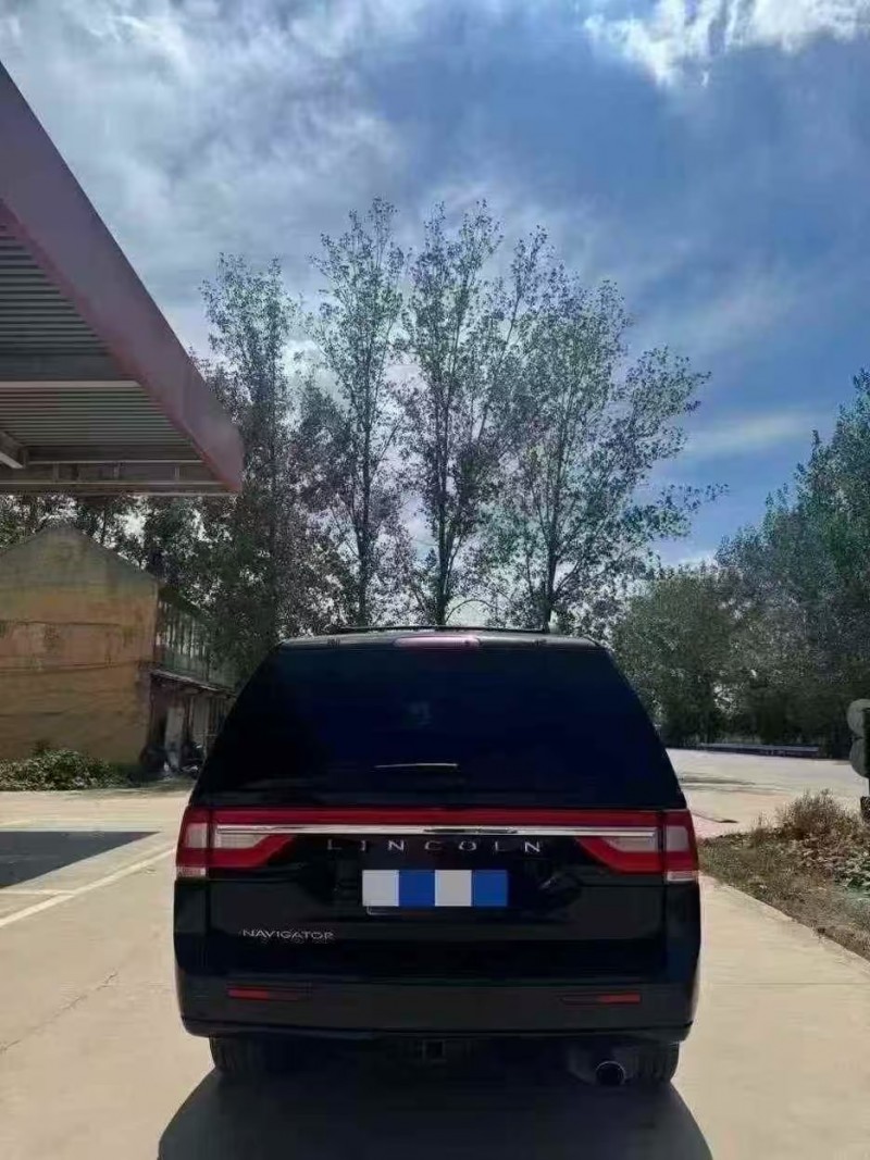 菏泽17年林肯领航员9