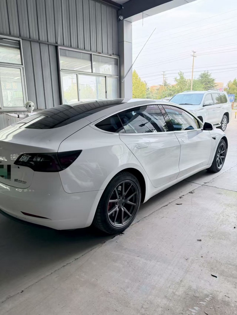 临沂19年特斯拉MODEL 37