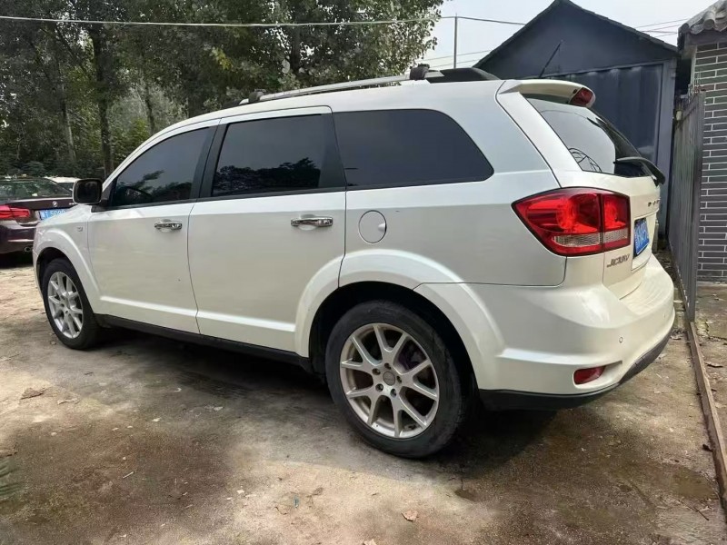 东营15年道奇酷威8