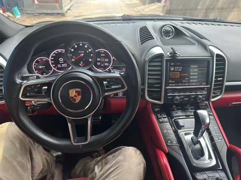 洛阳14年保时捷卡宴6