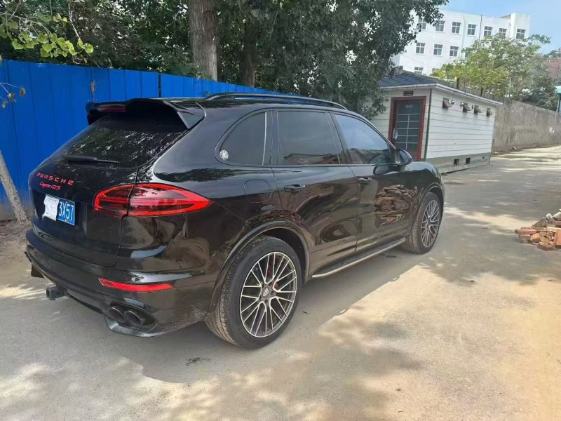 洛阳14年保时捷卡宴7