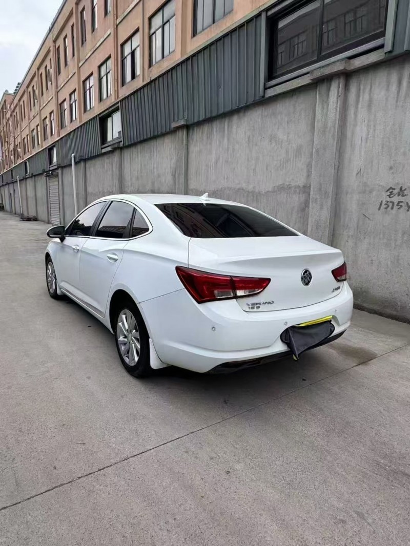 金华18年别克威朗9
