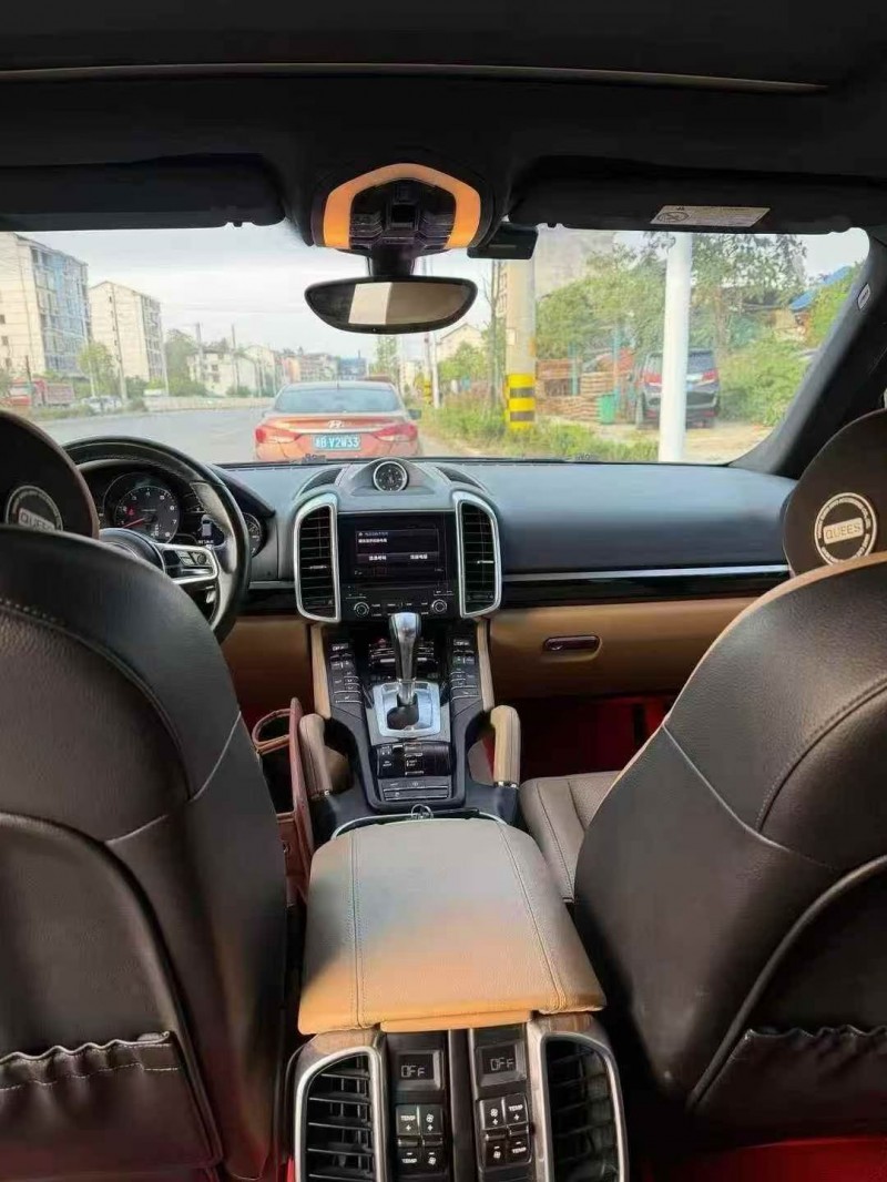 邵阳18年保时捷卡宴4