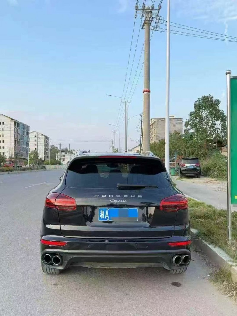 邵阳18年保时捷卡宴9