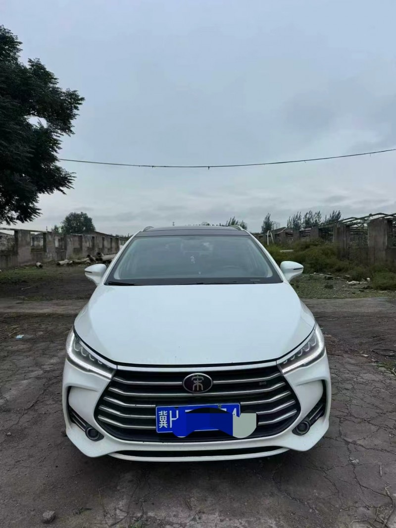 鹤壁17年比亚迪秦1