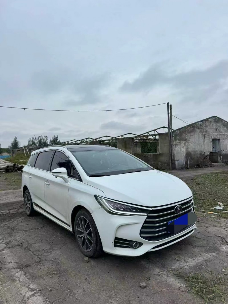 鹤壁17年比亚迪秦2