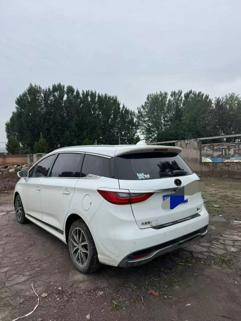 鹤壁17年比亚迪秦3