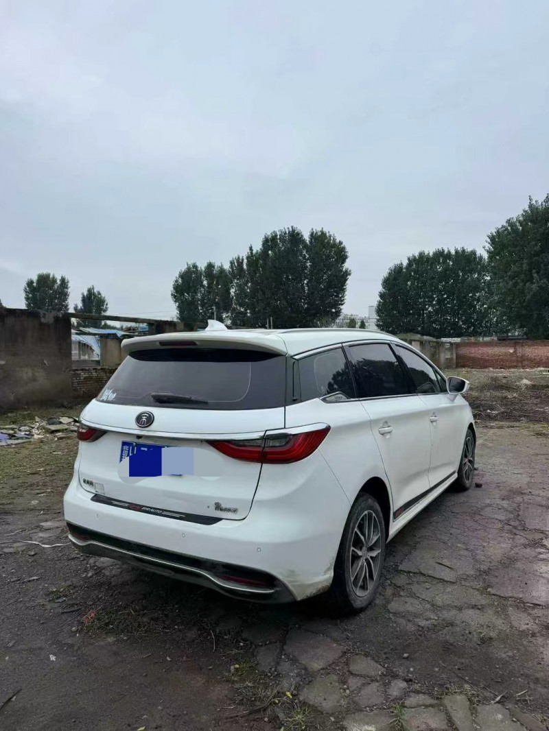 鹤壁17年比亚迪秦4