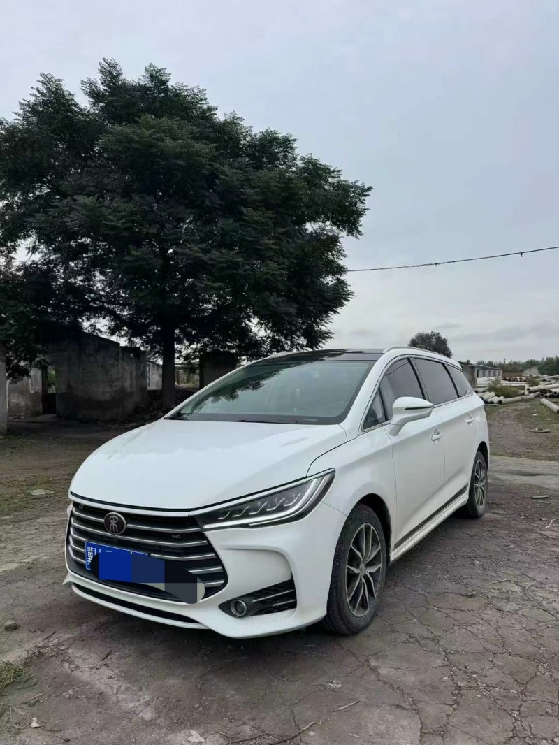 鹤壁17年比亚迪秦5