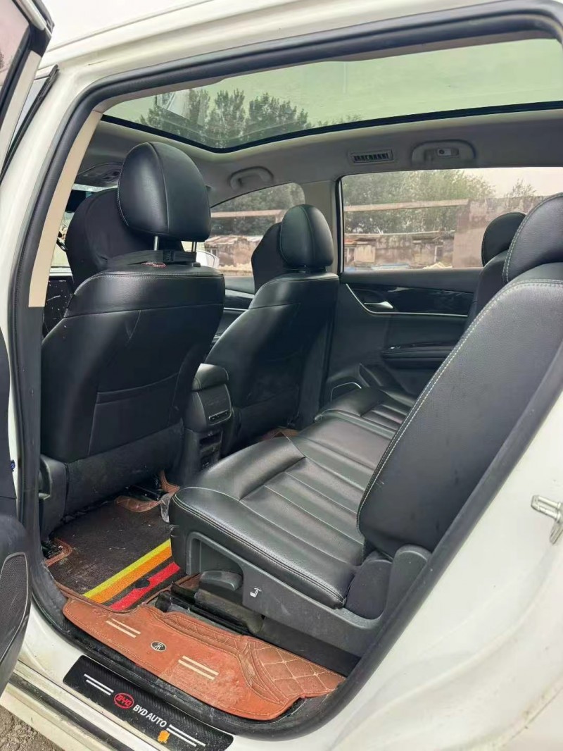 鹤壁17年比亚迪秦8