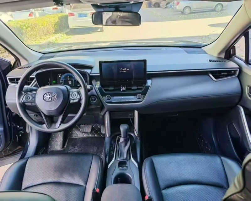 乌海24年丰田锐放4