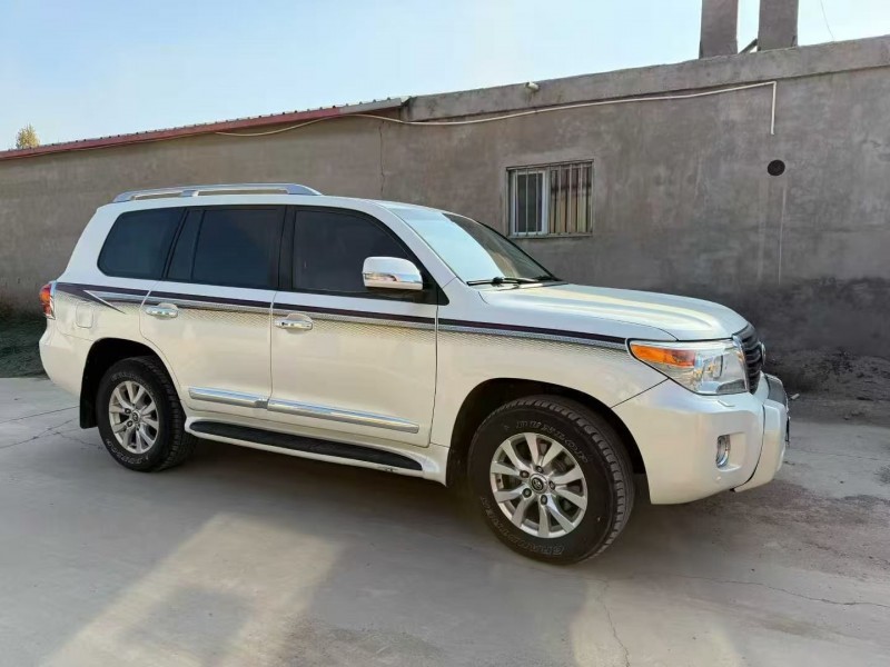 赤峰14年丰田兰德酷路泽2