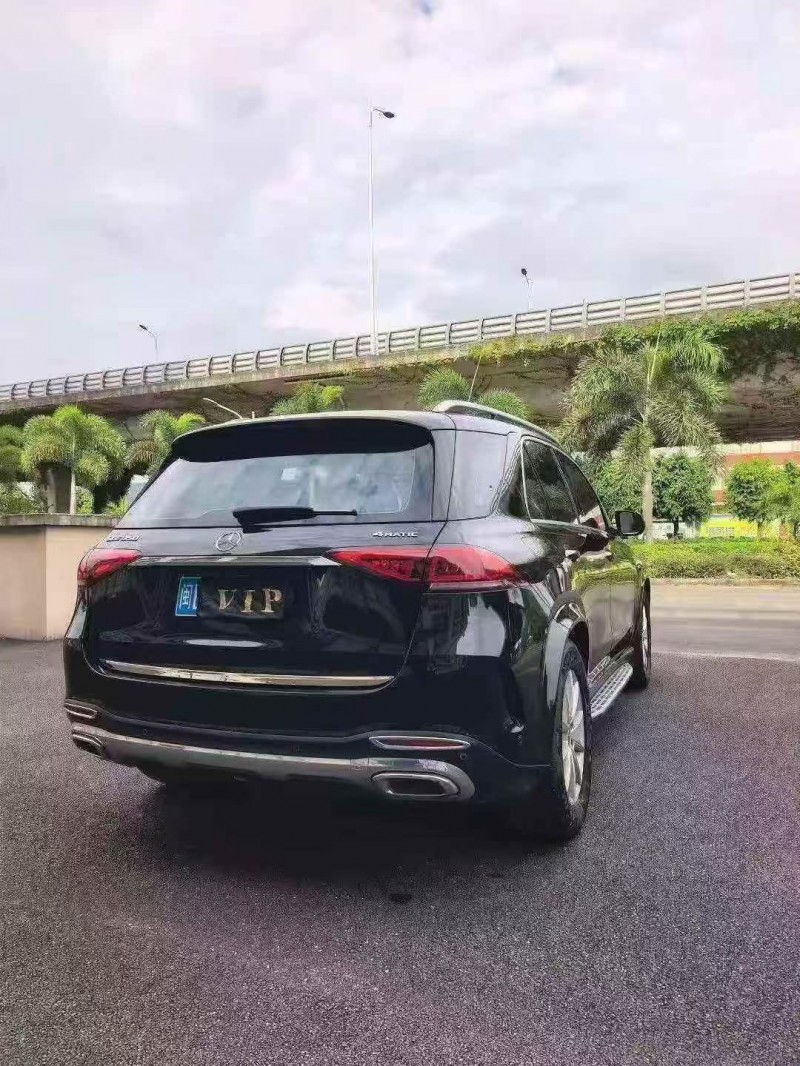 厦门19年奔驰GLE8