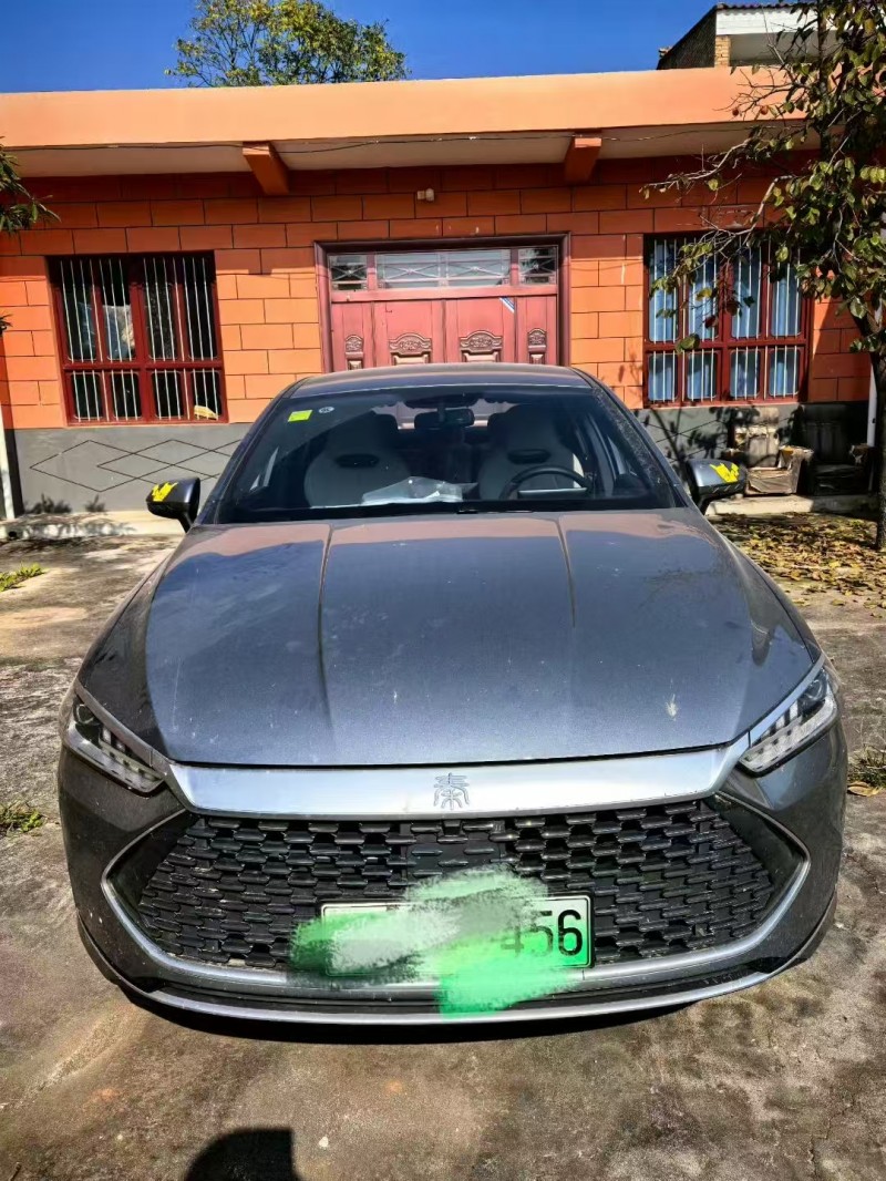 咸阳25年比亚迪秦1