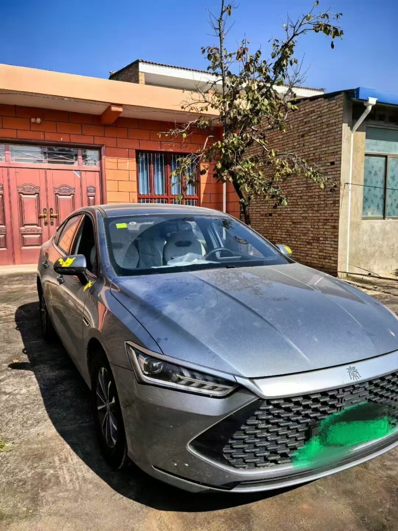 咸阳25年比亚迪秦3