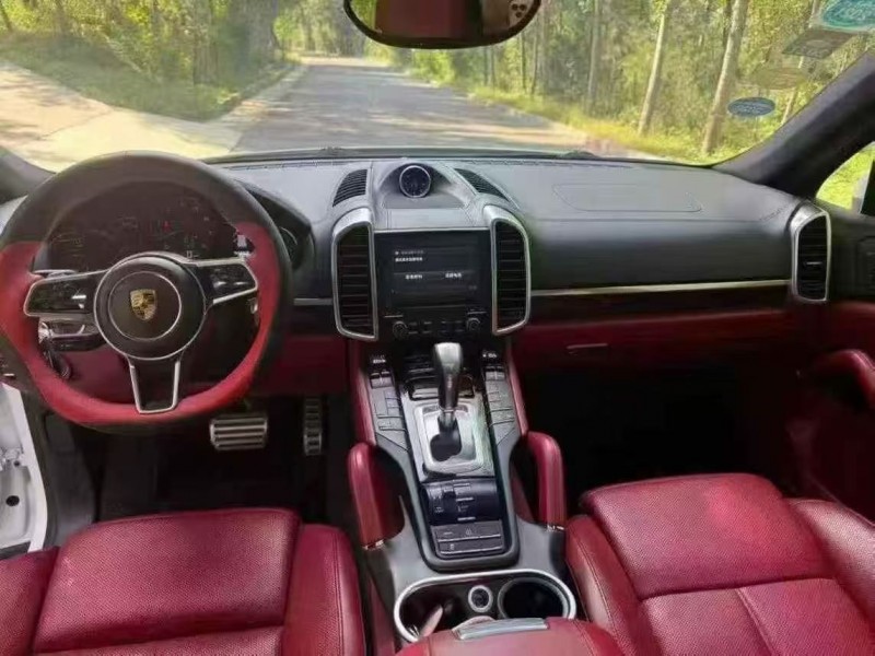 安阳17年保时捷卡宴5