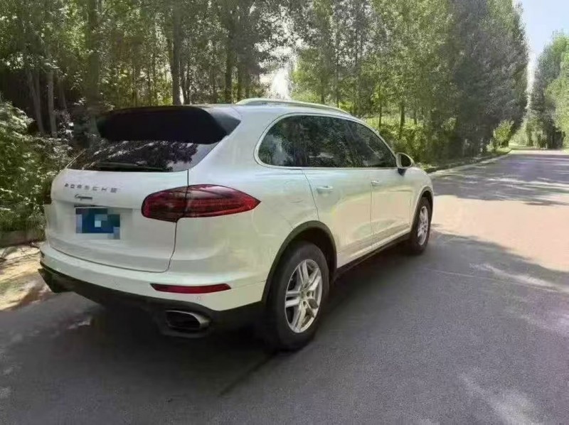 安阳17年保时捷卡宴7