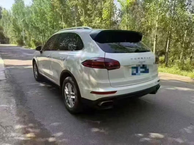 安阳17年保时捷卡宴8