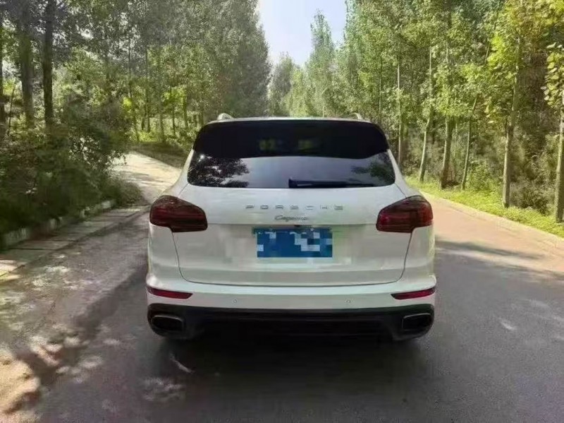 安阳17年保时捷卡宴9