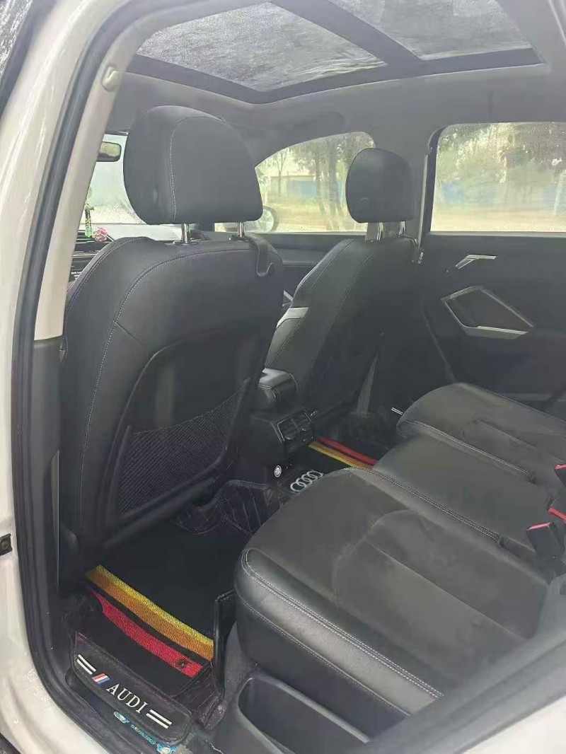 济宁21年奥迪Q36