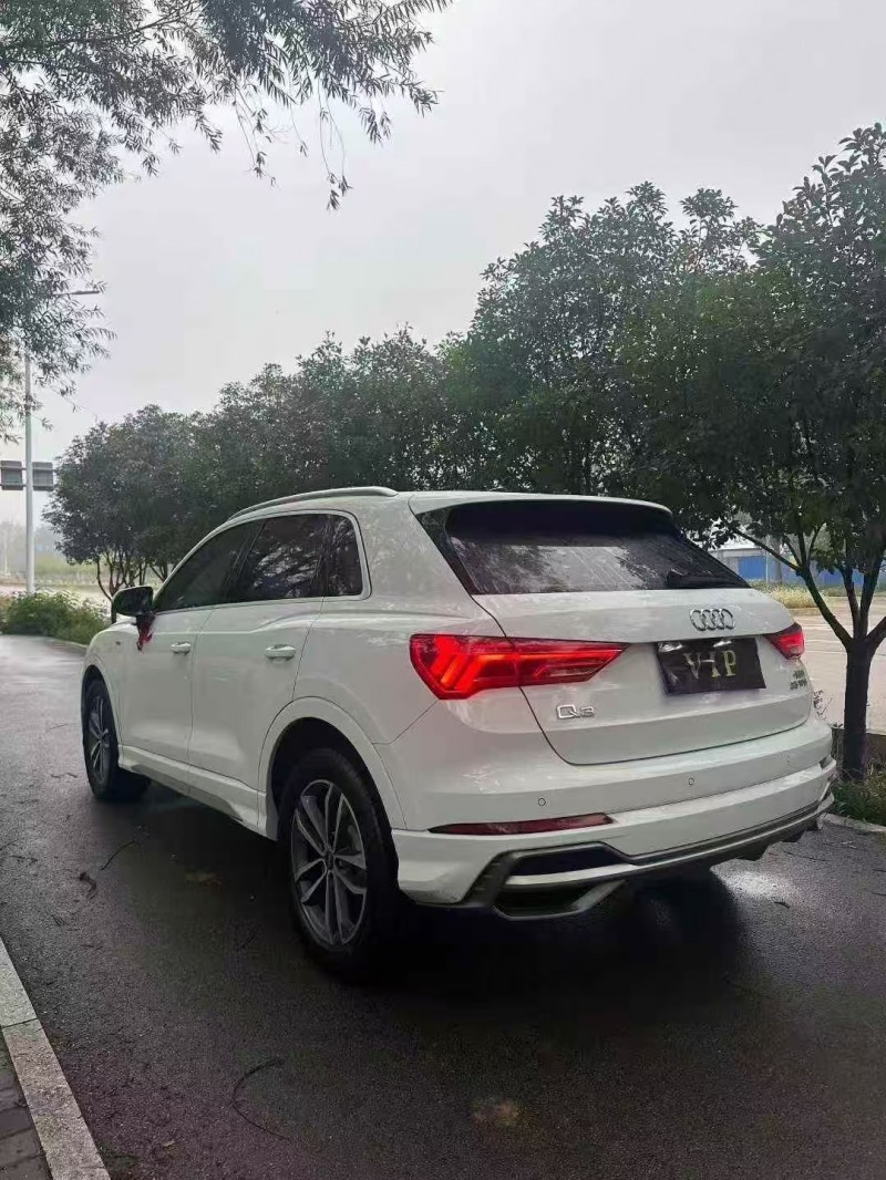 济宁21年奥迪Q38