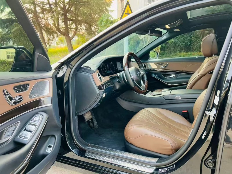 青岛19年奔驰迈巴赫S级5