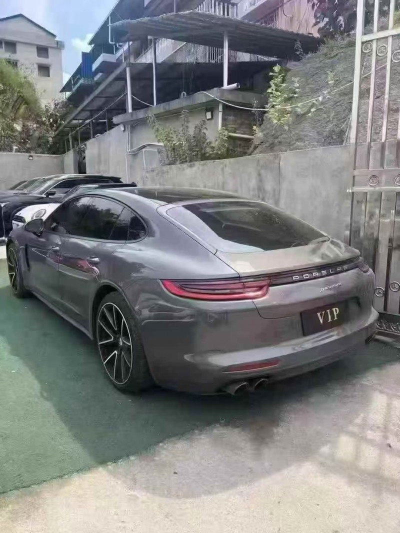 邵阳17年保时捷帕拉梅拉9