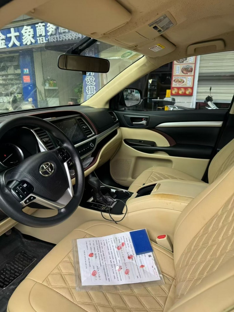 玉溪17年丰田汉兰达5