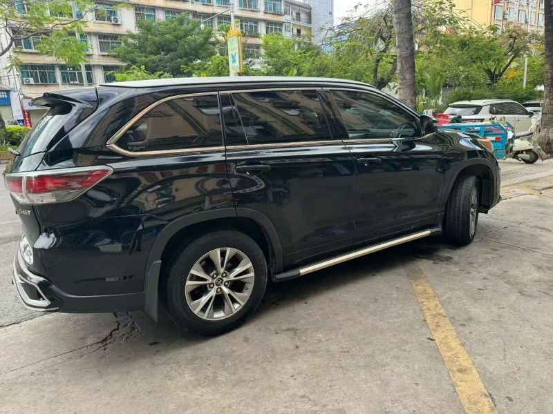 玉溪17年丰田汉兰达7