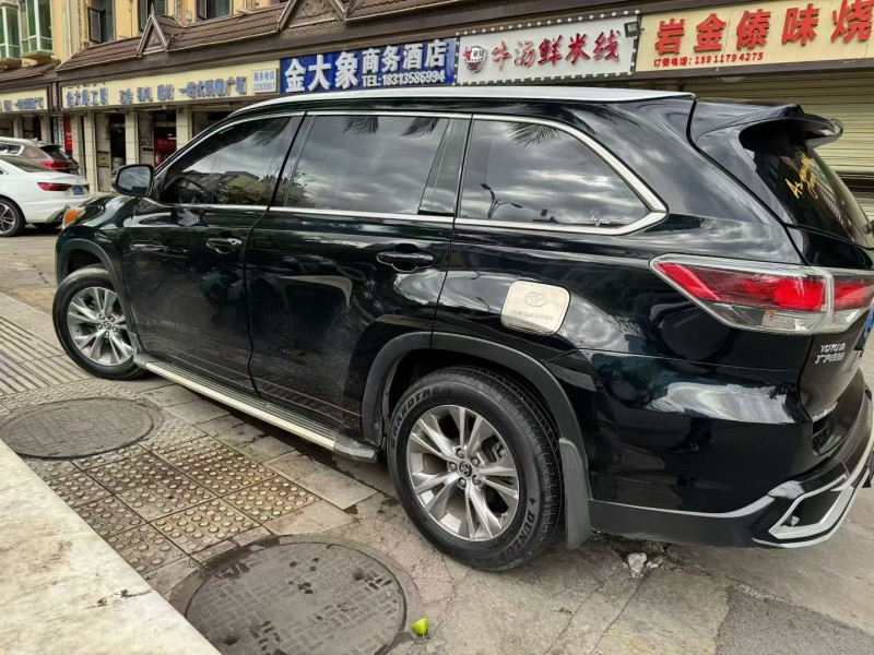 玉溪17年丰田汉兰达8