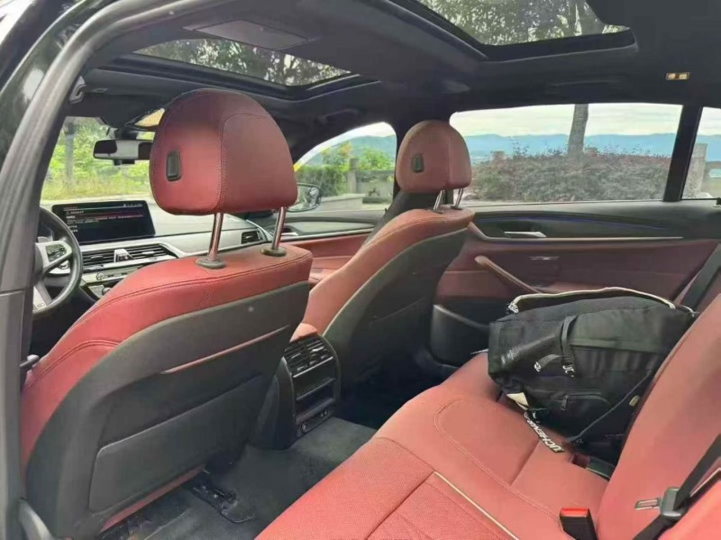 昭通22年宝马5系6