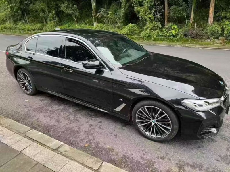 昭通22年宝马5系9