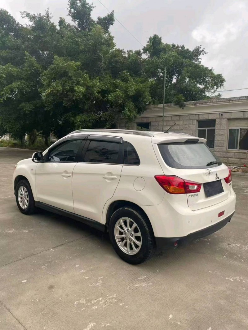 漳州13年三菱劲炫7