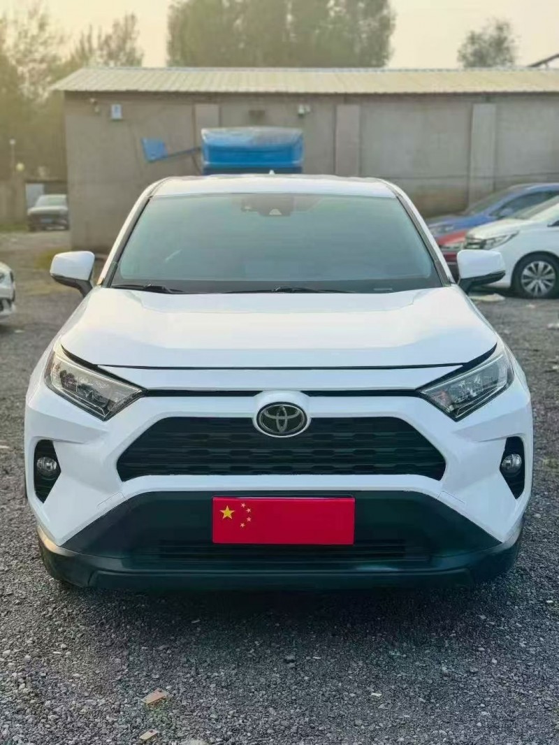 平顶山21年丰田RAV4荣放1