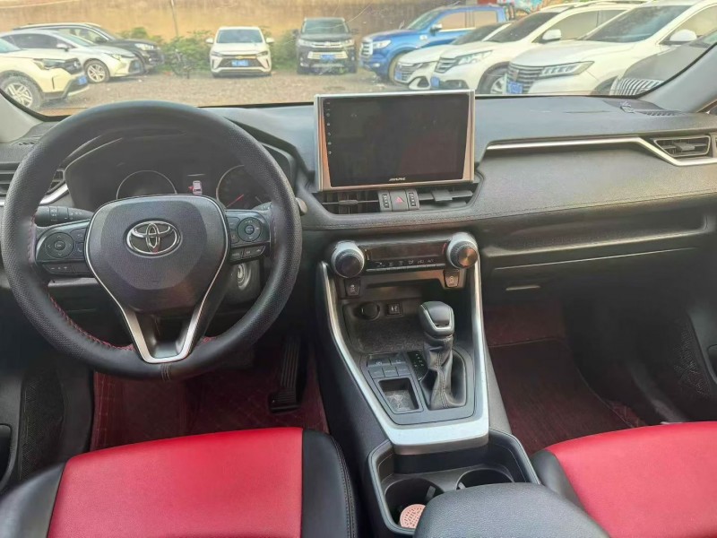 平顶山21年丰田RAV4荣放6