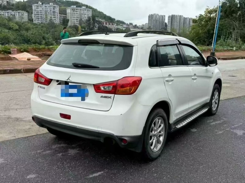 三明14年三菱劲炫7